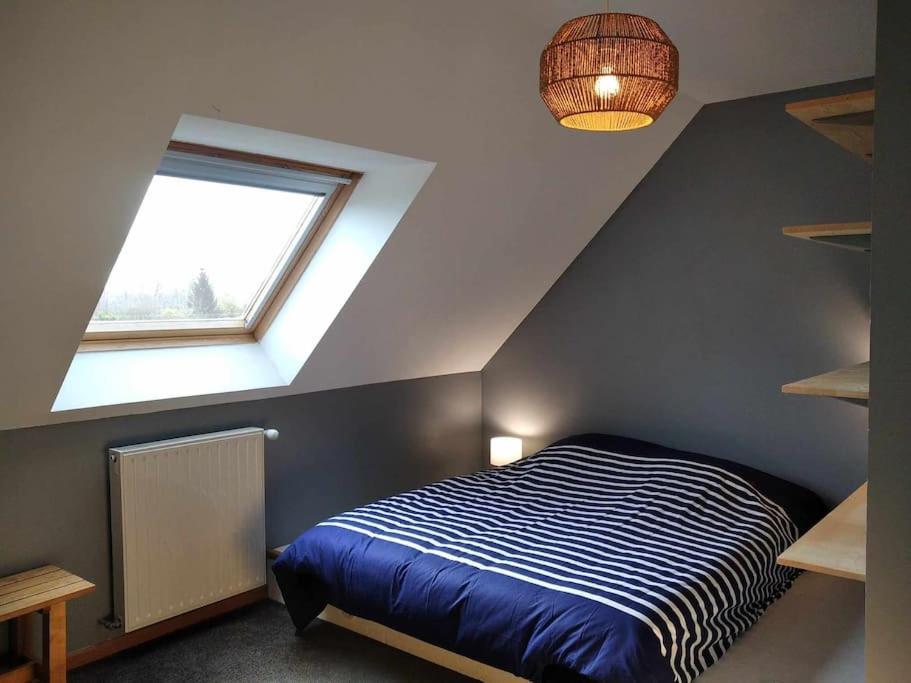 L Etablissement Gold Beach Propose 1 Hebergement , Maison 80M2 Avec Terrain 500M2, Parking Prive A 4 Min Du Port Artificiel D Arromanches, Services Accueil Personnalise, Lits Faits, Serviettes, Menage, Netflix, Wifi Ryes 외부 사진