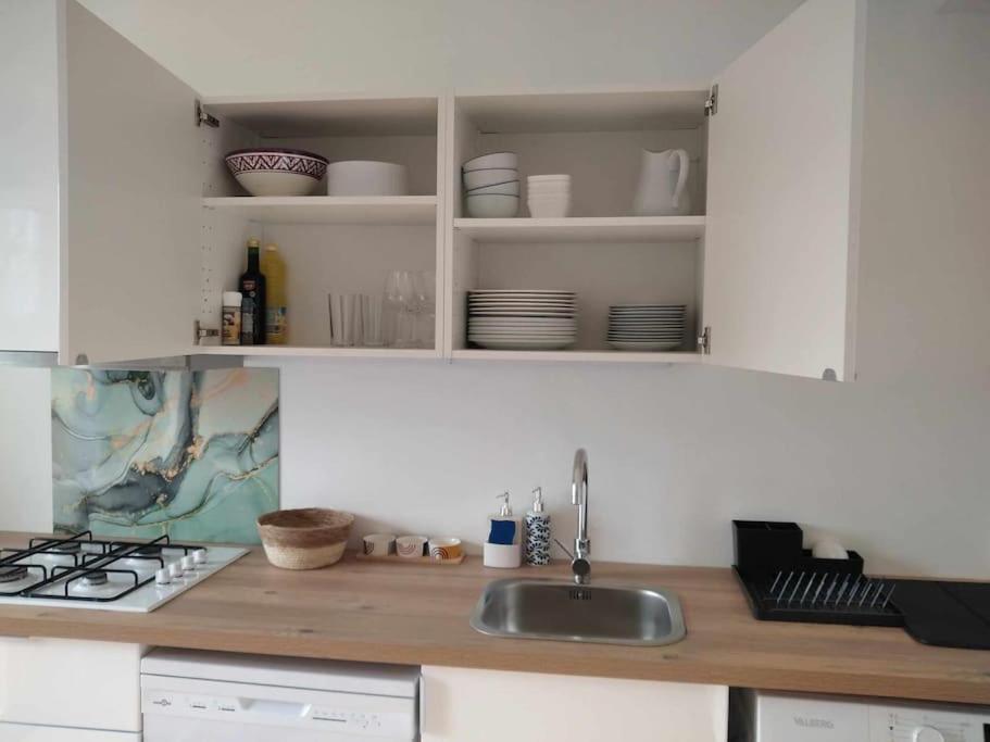 L Etablissement Gold Beach Propose 1 Hebergement , Maison 80M2 Avec Terrain 500M2, Parking Prive A 4 Min Du Port Artificiel D Arromanches, Services Accueil Personnalise, Lits Faits, Serviettes, Menage, Netflix, Wifi Ryes 외부 사진