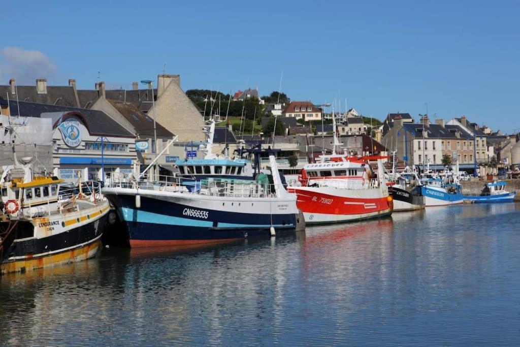 L Etablissement Gold Beach Propose 1 Hebergement , Maison 80M2 Avec Terrain 500M2, Parking Prive A 4 Min Du Port Artificiel D Arromanches, Services Accueil Personnalise, Lits Faits, Serviettes, Menage, Netflix, Wifi Ryes 외부 사진