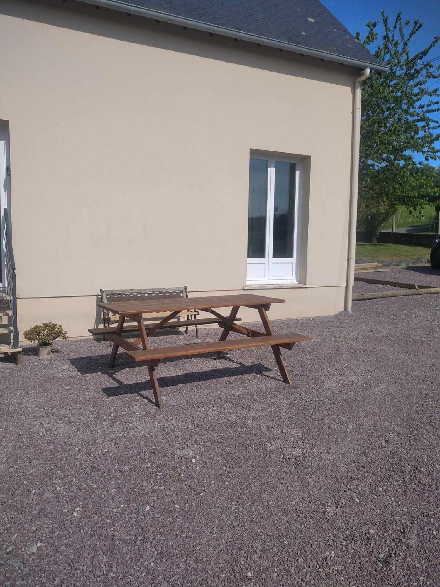 L Etablissement Gold Beach Propose 1 Hebergement , Maison 80M2 Avec Terrain 500M2, Parking Prive A 4 Min Du Port Artificiel D Arromanches, Services Accueil Personnalise, Lits Faits, Serviettes, Menage, Netflix, Wifi Ryes 외부 사진