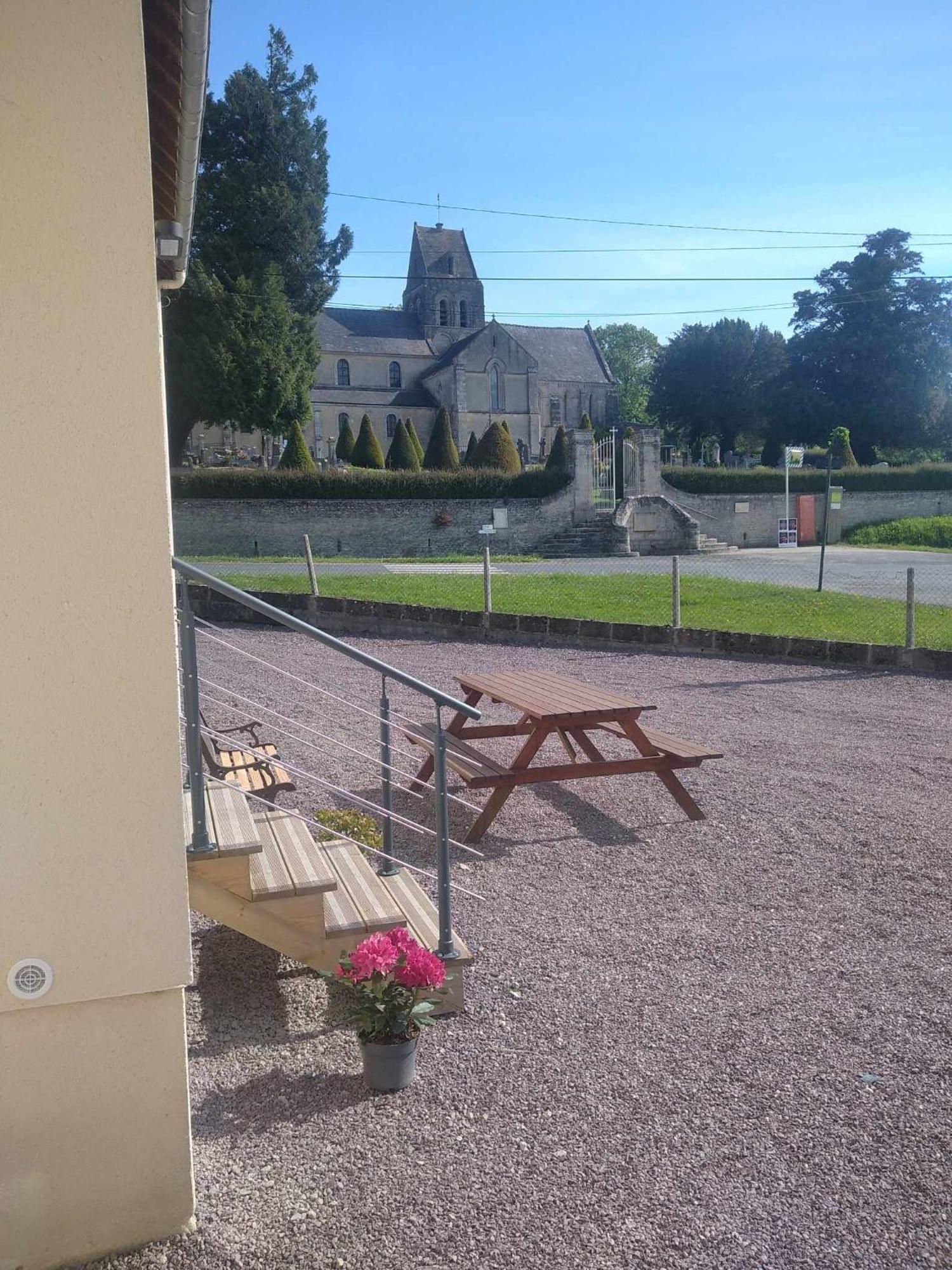 L Etablissement Gold Beach Propose 1 Hebergement , Maison 80M2 Avec Terrain 500M2, Parking Prive A 4 Min Du Port Artificiel D Arromanches, Services Accueil Personnalise, Lits Faits, Serviettes, Menage, Netflix, Wifi Ryes 외부 사진